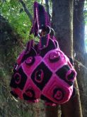 Bolsa croche de rosas com preta